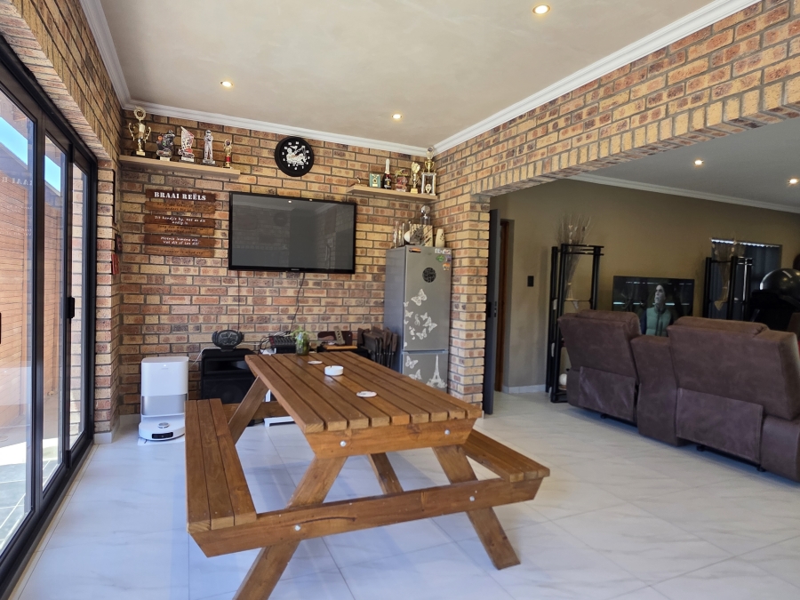 3 Bedroom Property for Sale in Wavecrest Eastern Cape